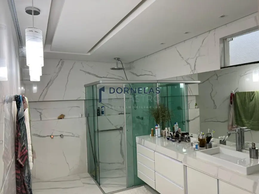 Foto 12 de Casa com 3 quartos à venda, 350m2 em Guará II, Brasilia - DF