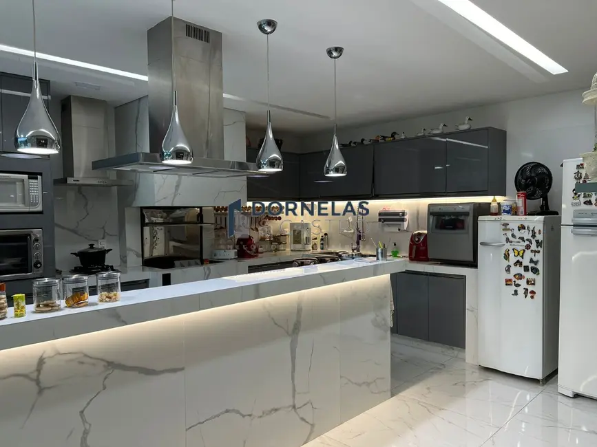 Foto 1 de Casa com 3 quartos à venda, 350m2 em Guará II, Brasilia - DF