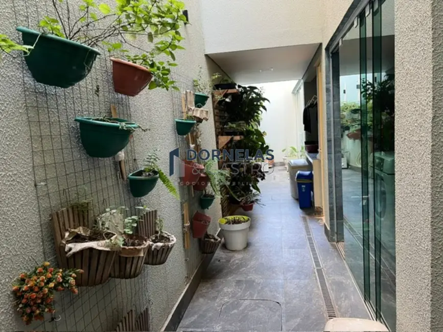 Foto 25 de Casa com 3 quartos à venda, 350m2 em Guará II, Brasilia - DF