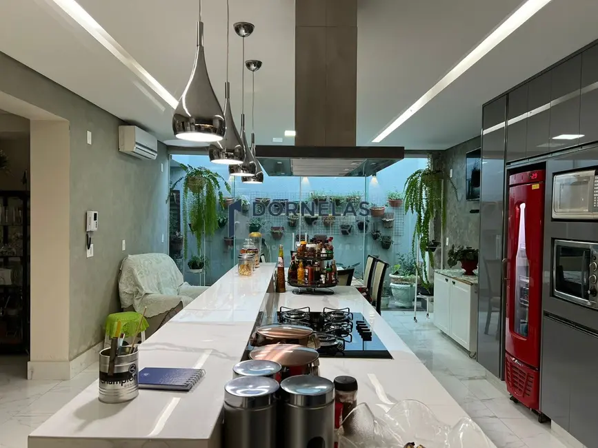 Foto 3 de Casa com 3 quartos à venda, 350m2 em Guará II, Brasilia - DF