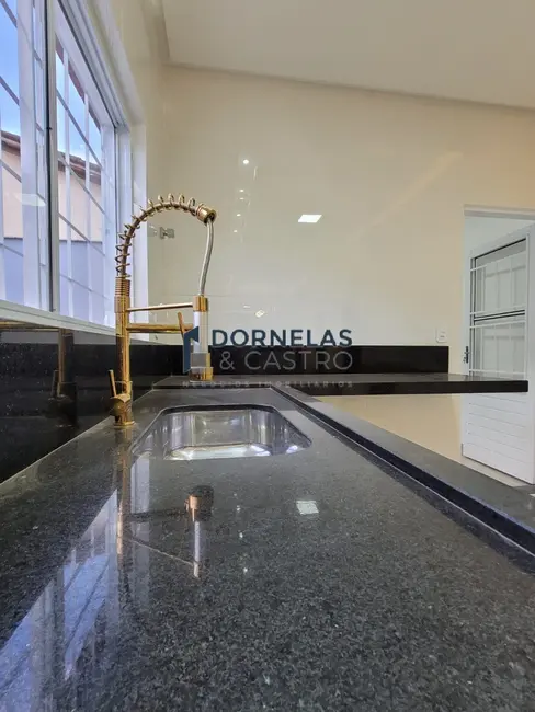 Foto 9 de Casa com 3 quartos à venda, 300m2 em Jardim Califórnia, Formosa - GO