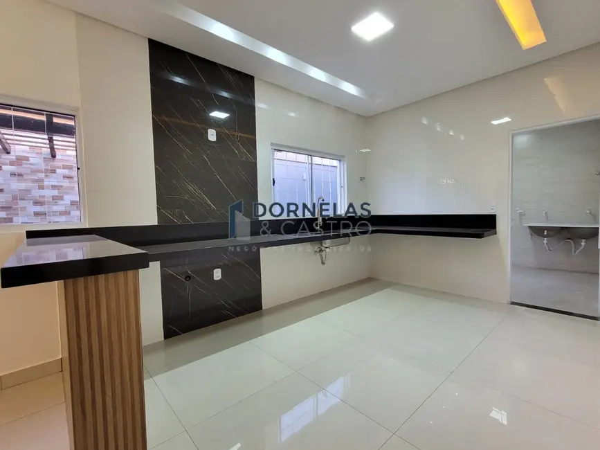 Foto 6 de Casa com 3 quartos à venda, 300m2 em Jardim Califórnia, Formosa - GO