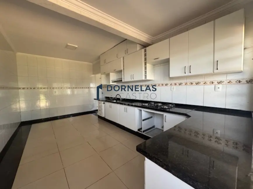 Foto 2 de Casa de Condomínio com 3 quartos à venda, 800m2 em Guará I, Brasilia - DF