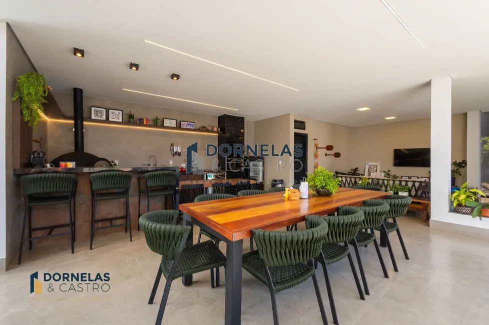 Casa de Condomínio com 4 quartos à venda, 800m2 em Guará I, Brasilia - DF - imagem 5 Foto 5 de Casa de Condomínio com 4 quartos à venda, 800m2 em Guará I, Brasilia - DF