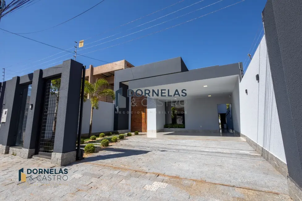 Casa de Condomínio com 3 quartos à venda, 370m2 em Guará I, Brasilia - DF - imagem 2 Foto 2 de Casa de Condomínio com 3 quartos à venda, 370m2 em Guará I, Brasilia - DF