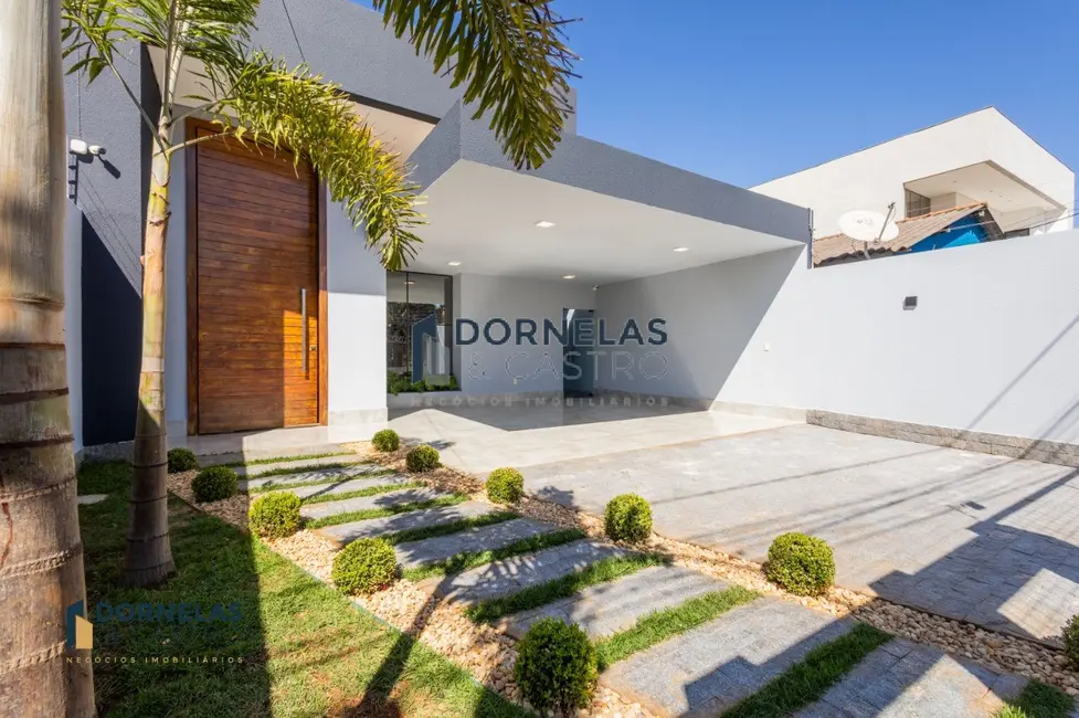 Casa de Condomínio com 3 quartos à venda, 370m2 em Guará I, Brasilia - DF - imagem 1 Foto 1 de Casa de Condomínio com 3 quartos à venda, 370m2 em Guará I, Brasilia - DF