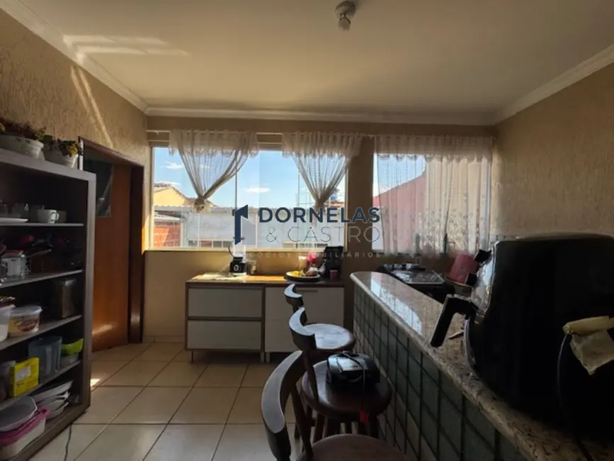 Foto 20 de Casa com 8 quartos à venda, 290m2 em Guará II, Brasilia - DF
