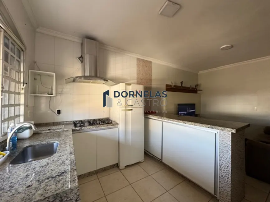 Foto 32 de Casa com 8 quartos à venda, 290m2 em Guará II, Brasilia - DF