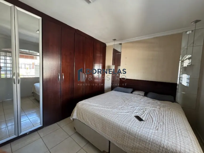 Foto 9 de Casa com 8 quartos à venda, 290m2 em Guará II, Brasilia - DF