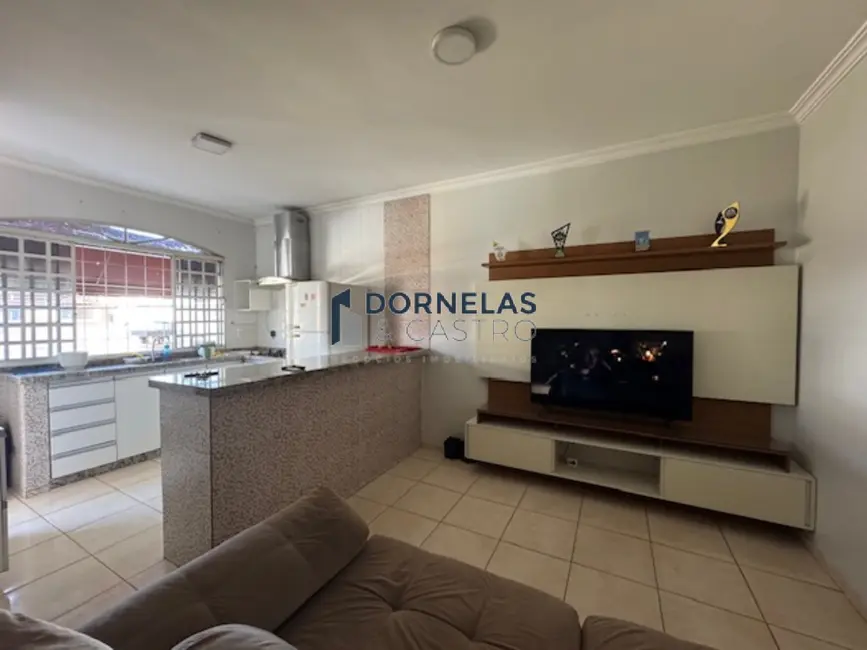 Foto 10 de Casa com 8 quartos à venda, 290m2 em Guará II, Brasilia - DF