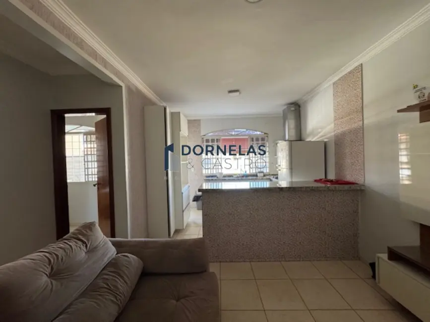 Foto 11 de Casa com 8 quartos à venda, 290m2 em Guará II, Brasilia - DF