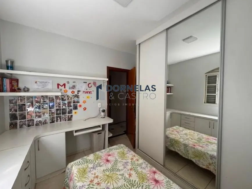 Foto 4 de Casa com 8 quartos à venda, 290m2 em Guará II, Brasilia - DF
