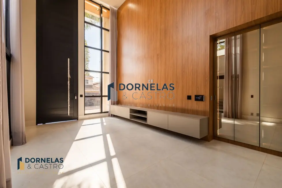 Foto 4 de Casa de Condomínio com 4 quartos à venda, 400m2 em Guará I, Brasilia - DF