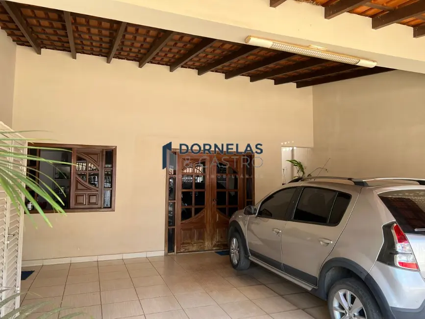 Foto 2 de Casa com 3 quartos à venda, 200m2 em Guará II, Brasilia - DF