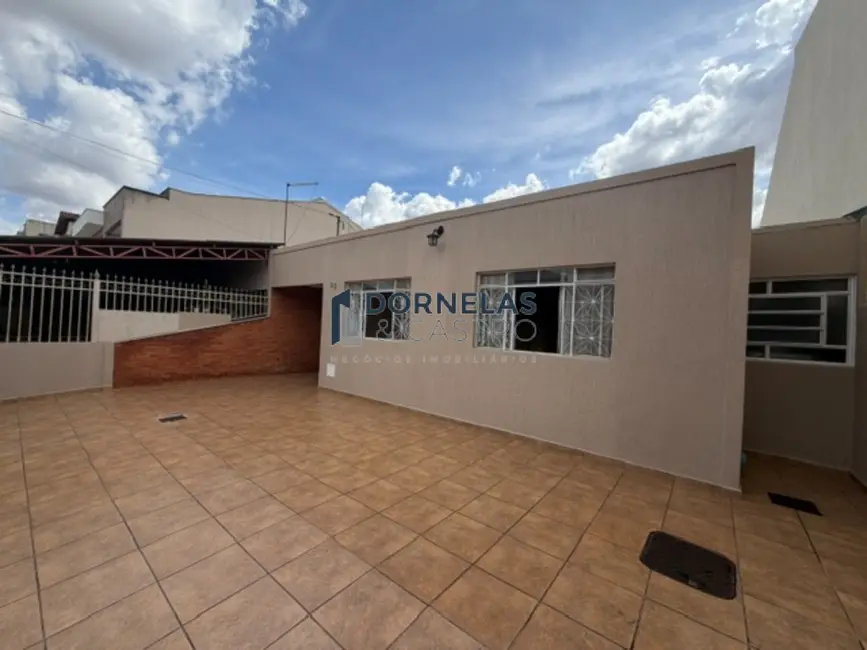 Foto 3 de Casa com 3 quartos à venda, 200m2 em Guará I, Brasilia - DF