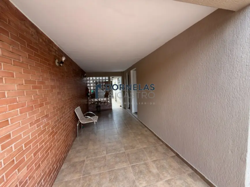 Foto 4 de Casa com 3 quartos à venda, 200m2 em Guará I, Brasilia - DF