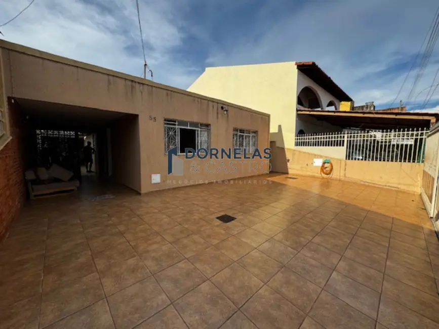 Foto 1 de Casa com 4 quartos à venda, 200m2 em Guará I, Brasilia - DF