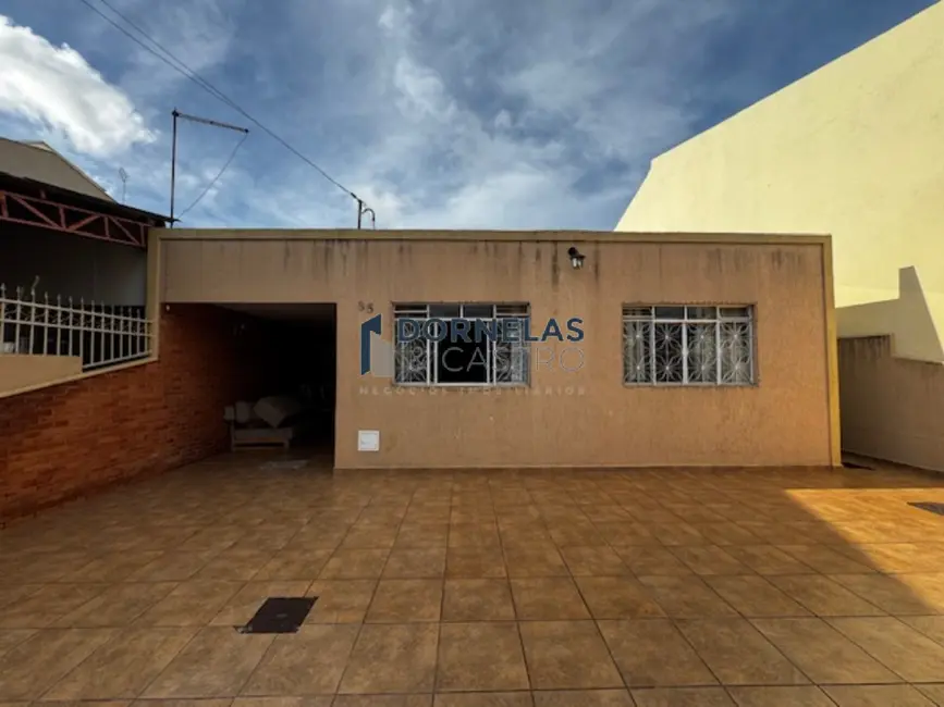Foto 3 de Casa com 4 quartos à venda, 200m2 em Guará I, Brasilia - DF