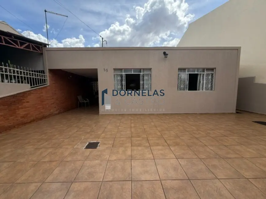 Foto 2 de Casa com 3 quartos à venda, 200m2 em Guará I, Brasilia - DF