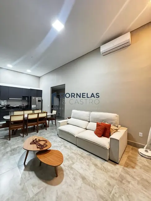 Casa de Condomínio com 3 quartos à venda, 160m2 em Guará II, Brasilia - DF - imagem 3 Foto 3 de Casa de Condomínio com 3 quartos à venda, 160m2 em Guará II, Brasilia - DF