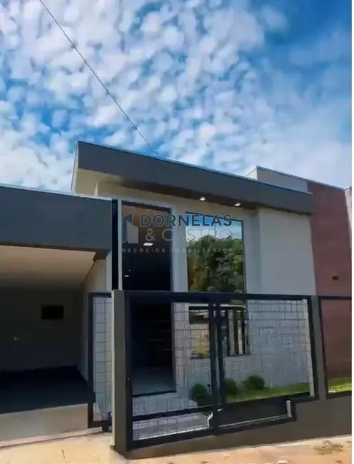 Casa de Condomínio com 3 quartos à venda, 160m2 em Guará II, Brasilia - DF - imagem 2 Foto 2 de Casa de Condomínio com 3 quartos à venda, 160m2 em Guará II, Brasilia - DF