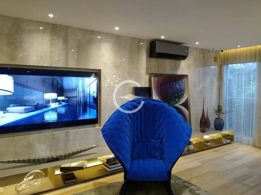Apartamento com 3 quartos à venda, 252m2 em Moema, São Paulo - SP - imagem 2 Foto 2 de Apartamento com 3 quartos à venda, 252m2 em Moema, São Paulo - SP