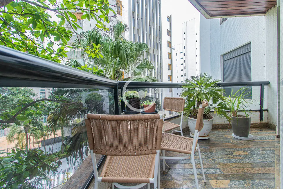 Apartamento com 4 quartos à venda e para alugar, 206m2 em Moema, São Paulo - SP - imagem 7 Foto 7 de Apartamento com 4 quartos à venda e para alugar, 206m2 em Moema, São Paulo - SP