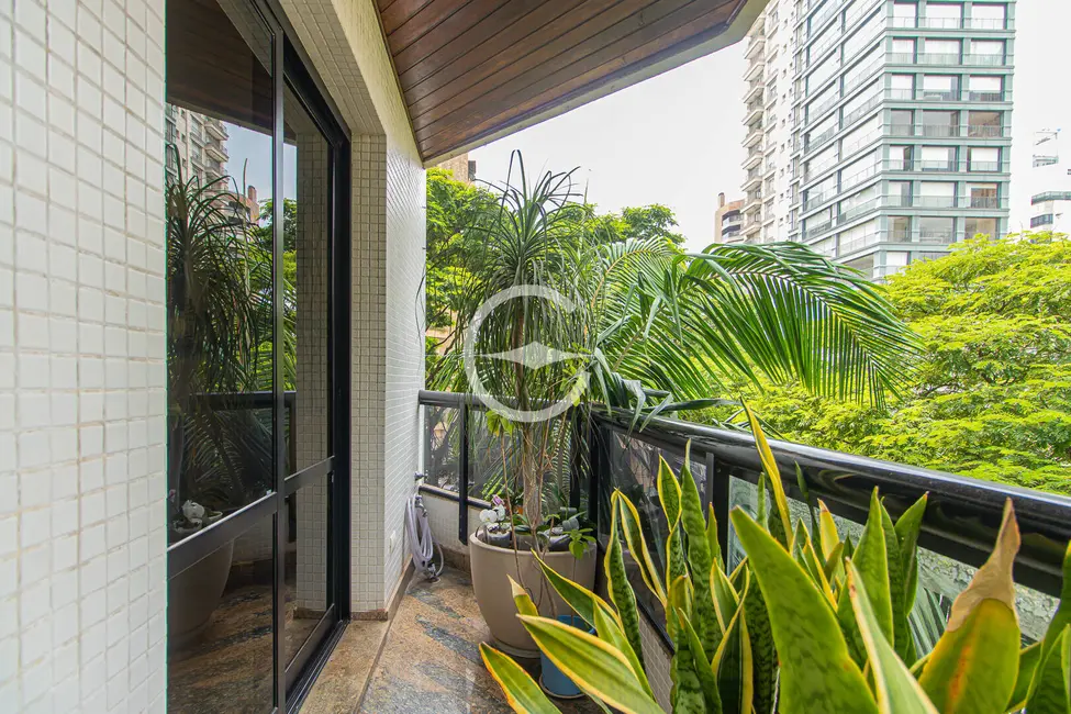 Apartamento com 4 quartos à venda e para alugar, 206m2 em Moema, São Paulo - SP - imagem 5 Foto 5 de Apartamento com 4 quartos à venda e para alugar, 206m2 em Moema, São Paulo - SP