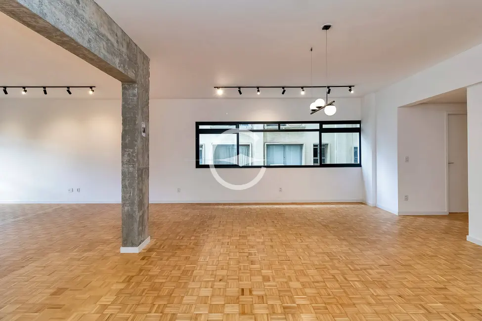 Foto 2 de Apartamento com 3 quartos à venda, 221m2 em Cerqueira César, São Paulo - SP