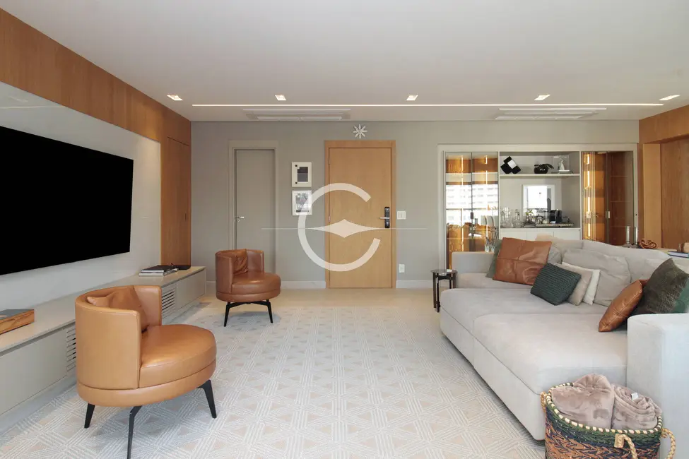 Apartamento com 3 quartos à venda, 181m2 em Jardim das Acácias, São Paulo - SP - imagem 8 Foto 8 de Apartamento com 3 quartos à venda, 181m2 em Jardim das Acácias, São Paulo - SP