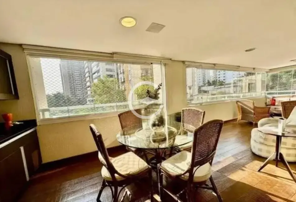 Apartamento com 3 quartos à venda, 206m2 em Campo Belo, São Paulo - SP - imagem 1 Foto 1 de Apartamento com 3 quartos à venda, 206m2 em Campo Belo, São Paulo - SP