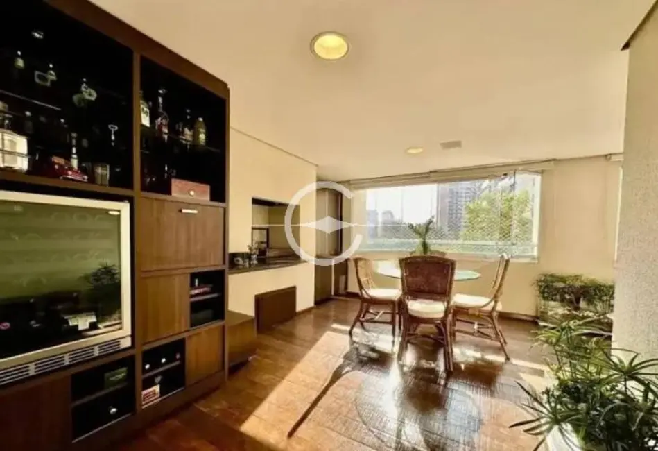 Apartamento com 3 quartos à venda, 206m2 em Campo Belo, São Paulo - SP - imagem 3 Foto 3 de Apartamento com 3 quartos à venda, 206m2 em Campo Belo, São Paulo - SP