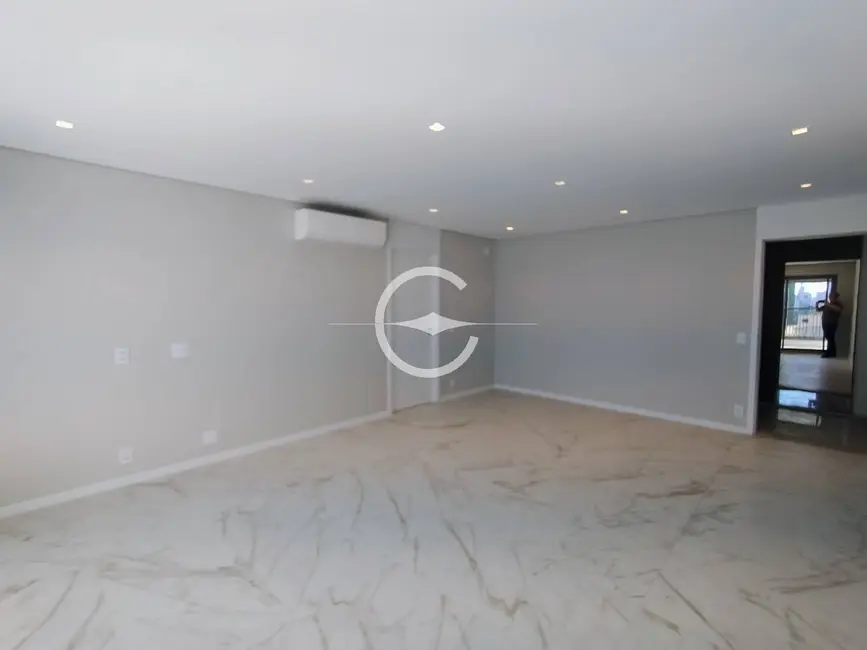 Apartamento com 3 quartos à venda, 149m2 em Moema, São Paulo - SP - imagem 4 Foto 4 de Apartamento com 3 quartos à venda, 149m2 em Moema, São Paulo - SP