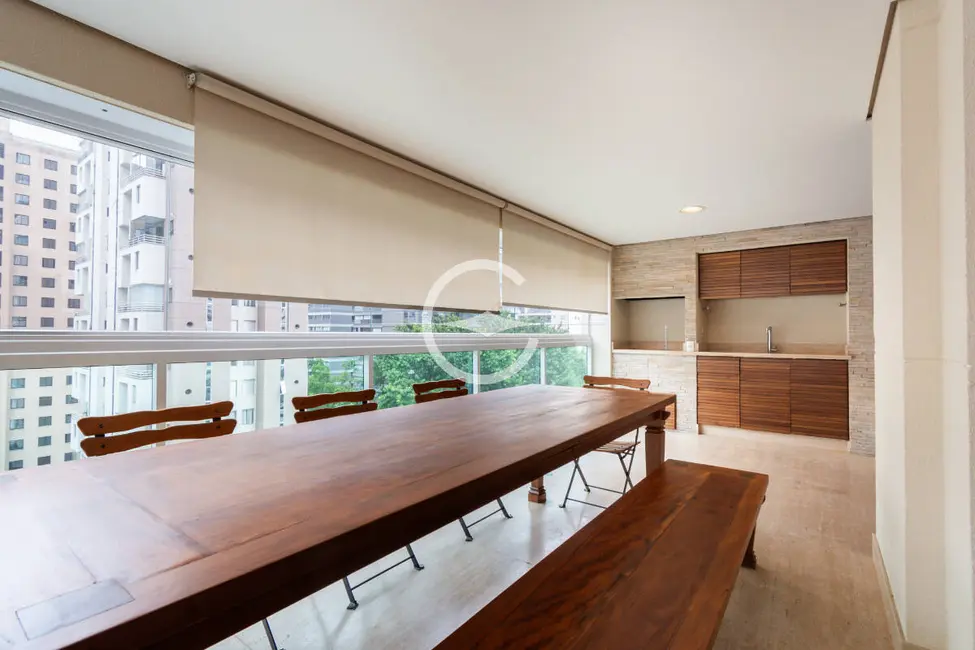 Foto 7 de Apartamento com 3 quartos à venda, 204m2 em Moema, São Paulo - SP