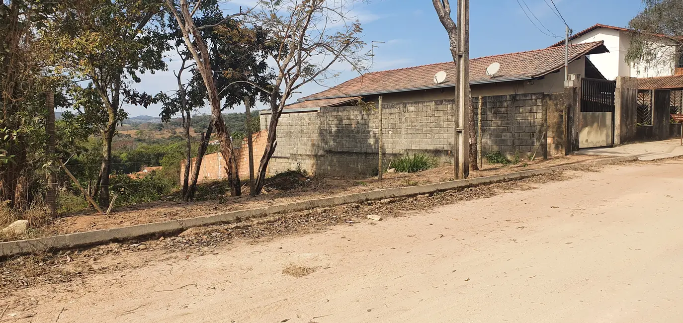 Foto 1 de Terreno / Lote à venda, 450m2 em Esmeraldas - MG