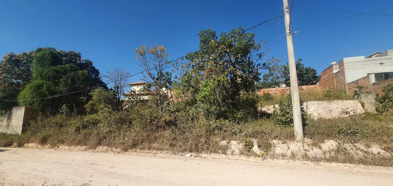 Foto 1 de Terreno / Lote à venda, 360m2 em Esmeraldas - MG