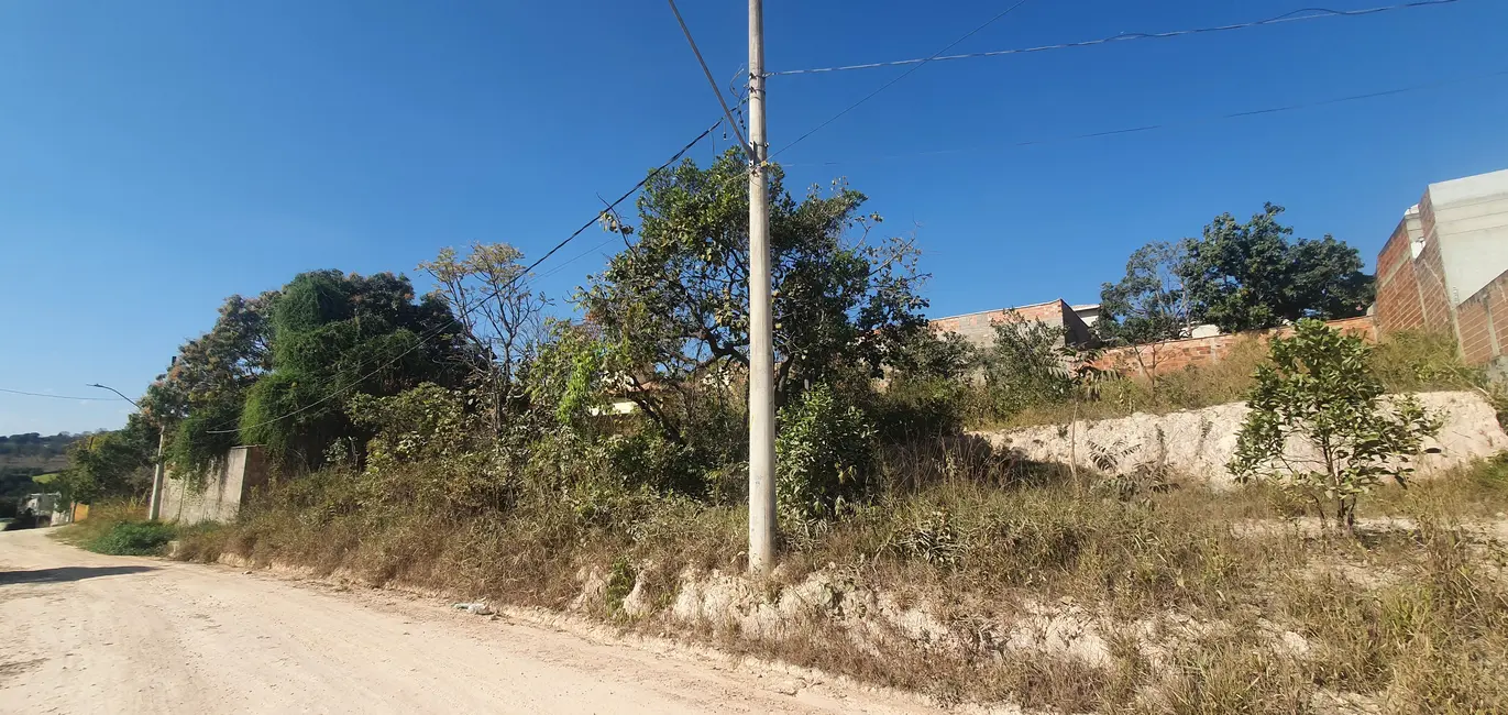 Foto 2 de Terreno / Lote à venda, 360m2 em Esmeraldas - MG
