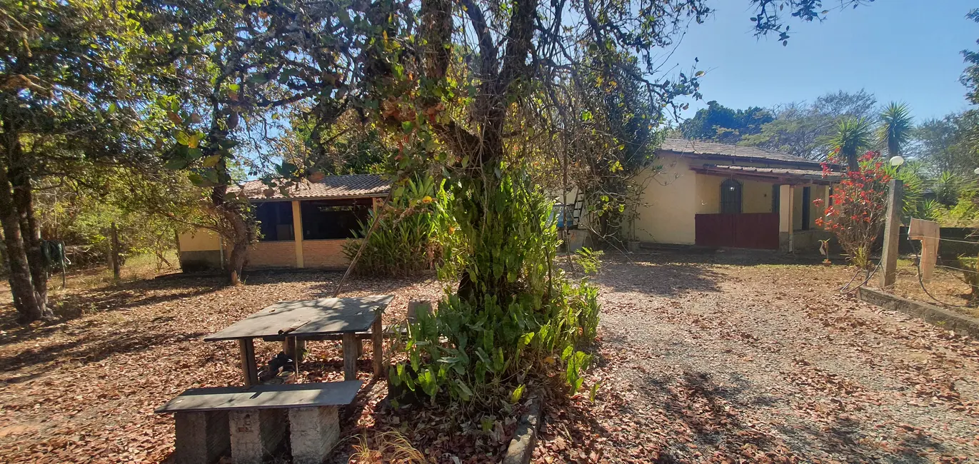 Sítio / Rancho com 3 quartos à venda, 260m2 em Centro, Esmeraldas - MG - imagem 3 Foto 3 de Sítio / Rancho com 3 quartos à venda, 260m2 em Centro, Esmeraldas - MG