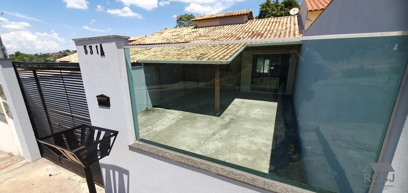 Foto 1 de Casa com 2 quartos à venda, 54m2 em Esmeraldas - MG