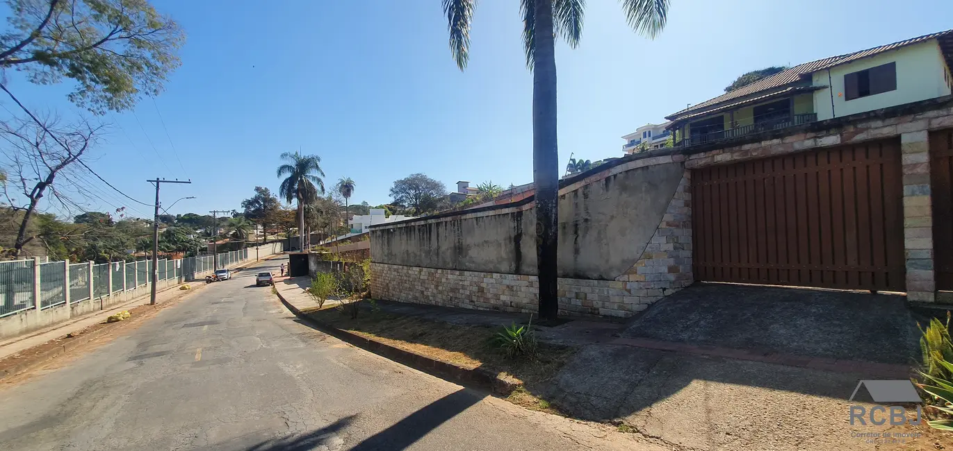 Casa com 5 quartos à venda, 390m2 em Belo Horizonte - MG - imagem 4 Foto 4 de Casa com 5 quartos à venda, 390m2 em Belo Horizonte - MG