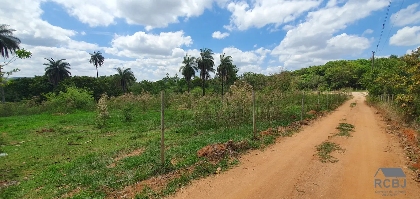 Foto 1 de Terreno / Lote à venda, 10000m2 em Esmeraldas - MG