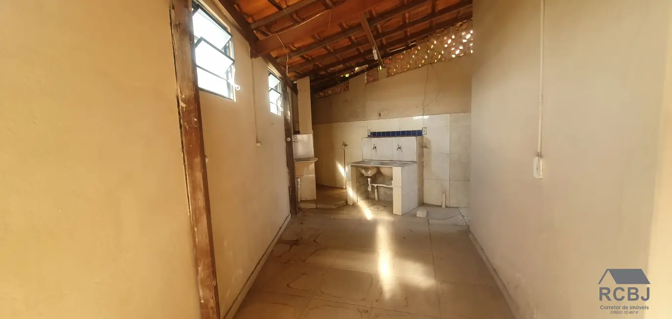 Foto 5 de Casa com 3 quartos à venda, 140m2 em Centro, Esmeraldas - MG