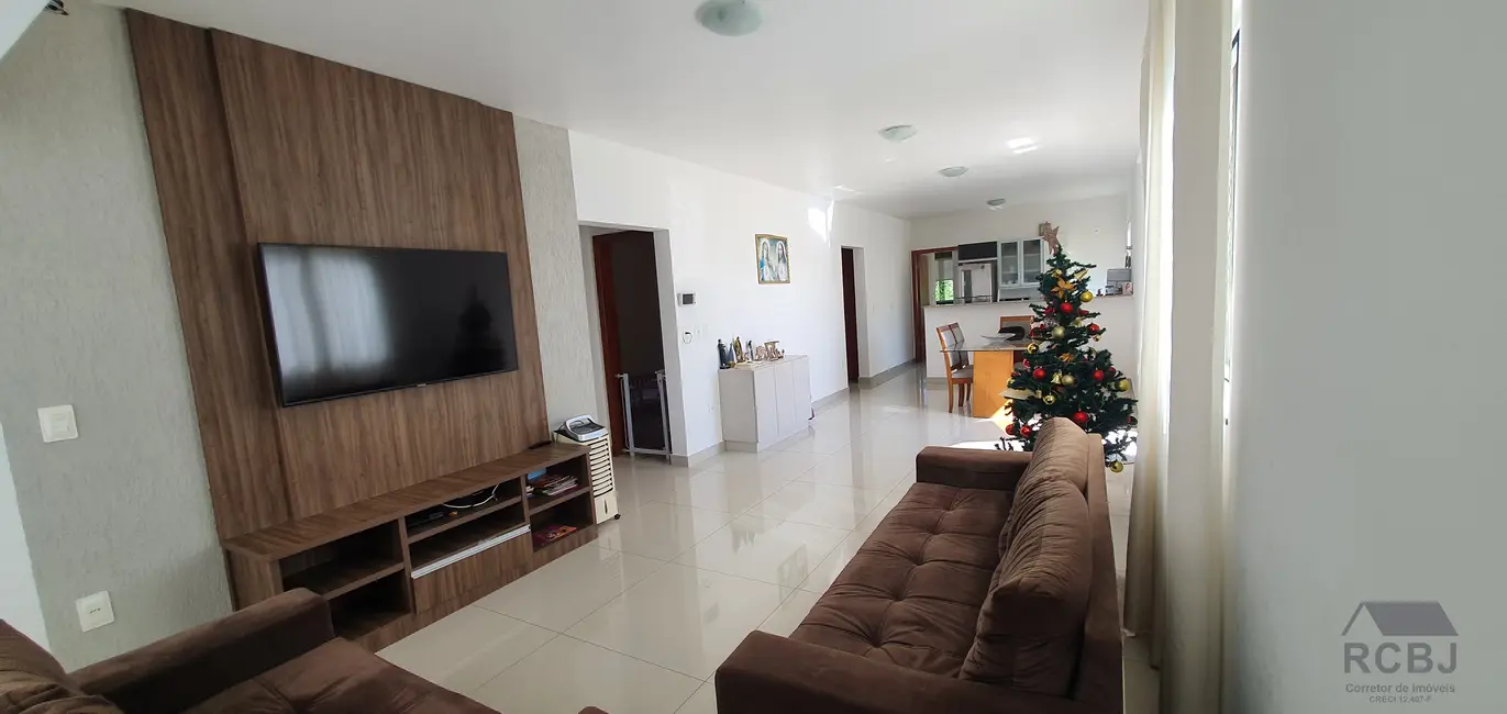 Foto 1 de Apartamento com 3 quartos à venda, 158m2 em Centro, Esmeraldas - MG