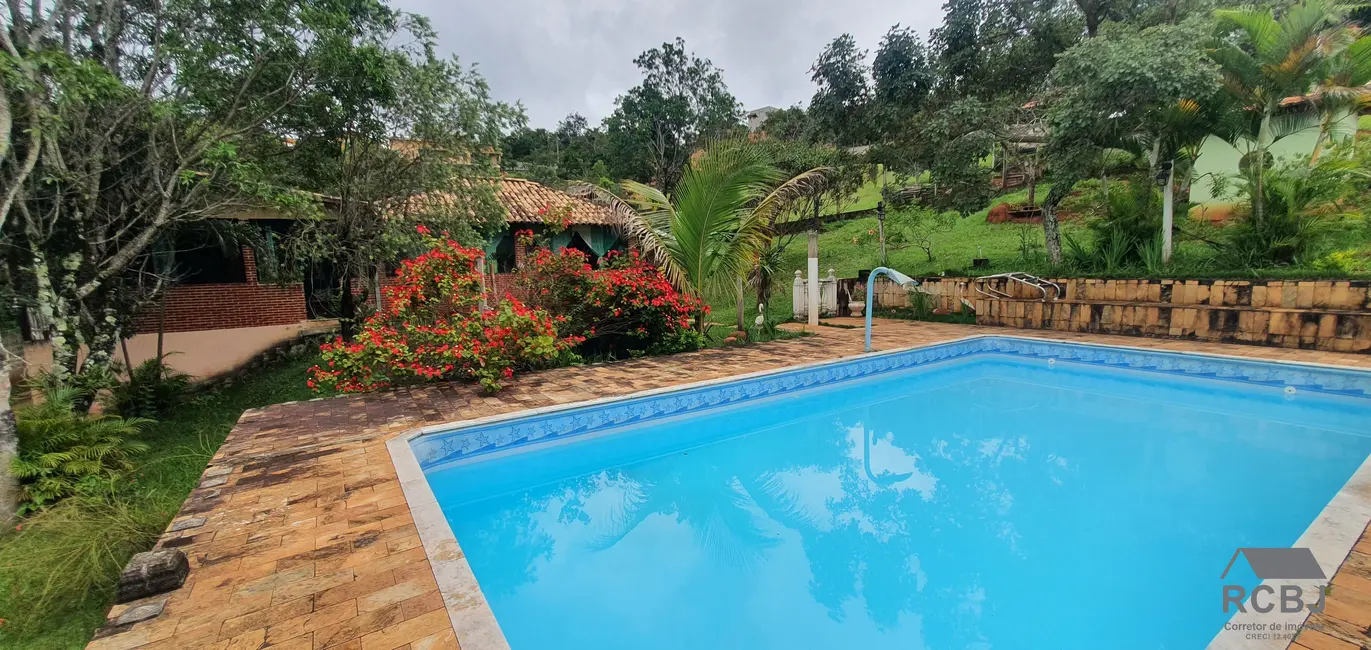 Foto 1 de Sítio / Rancho com 6 quartos à venda, 500m2 em Condomínio Vale do Ouro, Ribeirao Das Neves - MG