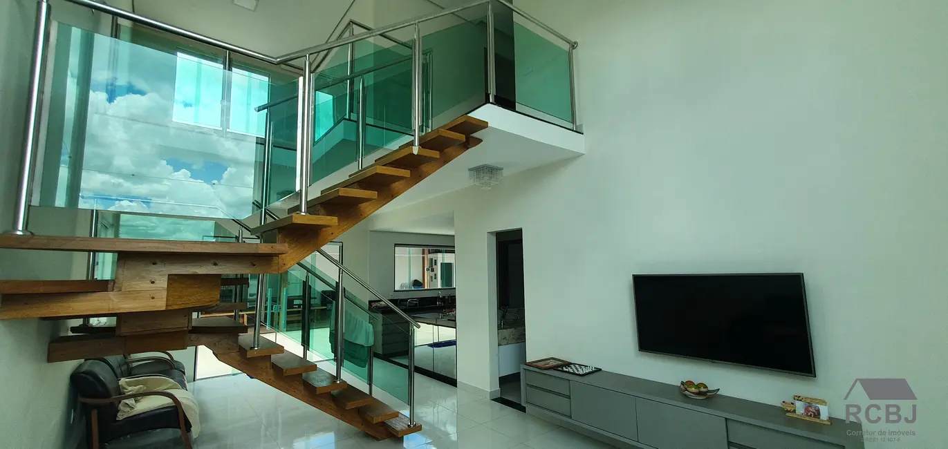 Foto 1 de Casa com 4 quartos à venda, 180m2 em Esmeraldas - MG