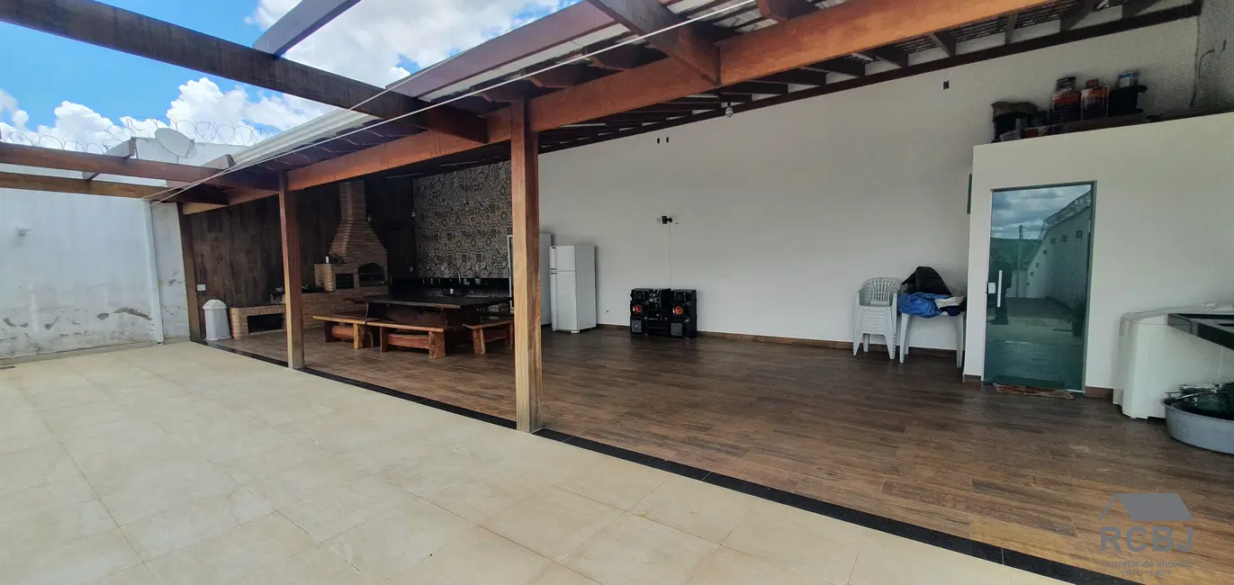 Casa com 4 quartos à venda, 180m2 em Esmeraldas - MG - imagem 7 Foto 7 de Casa com 4 quartos à venda, 180m2 em Esmeraldas - MG