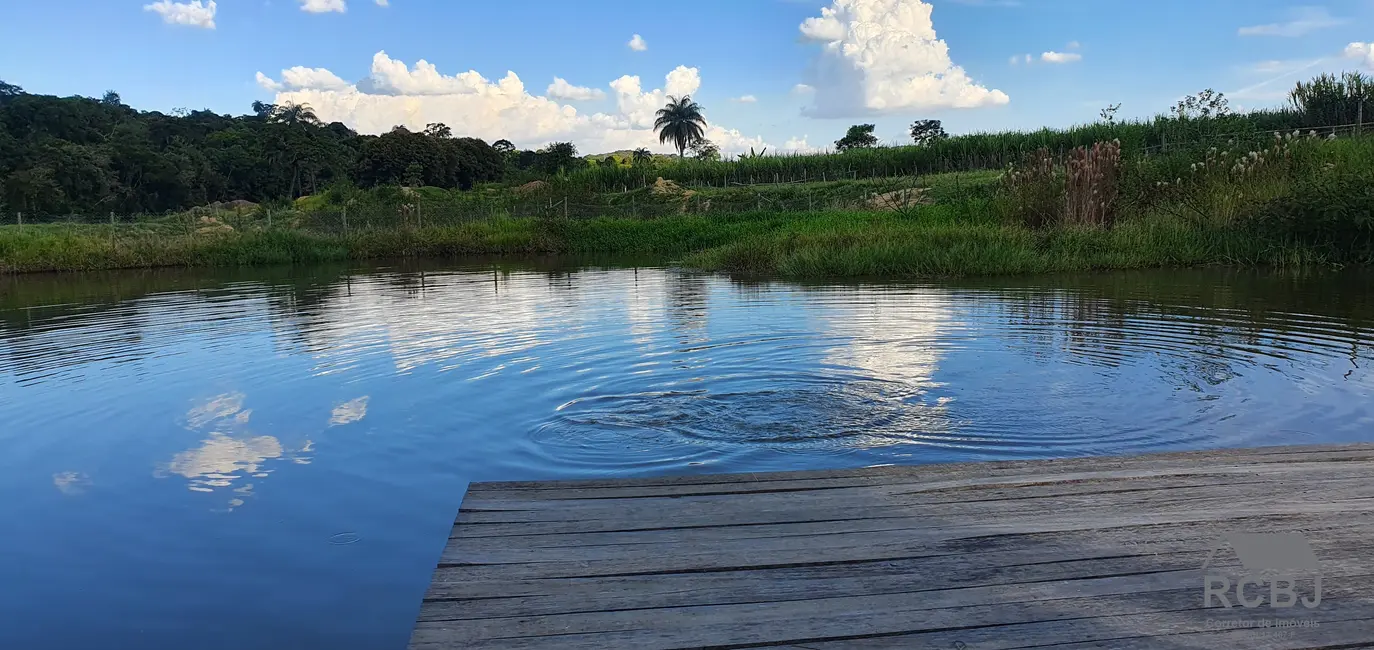 Foto 1 de Sítio / Rancho com 4 quartos à venda, 250m2 em Esmeraldas - MG