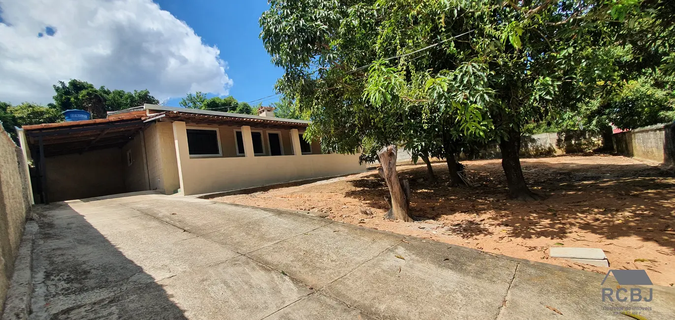 Foto 2 de Casa com 3 quartos à venda, 270m2 em Esmeraldas - MG