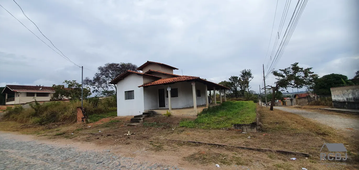 Foto 2 de Casa com 3 quartos à venda, 139m2 em Esmeraldas - MG