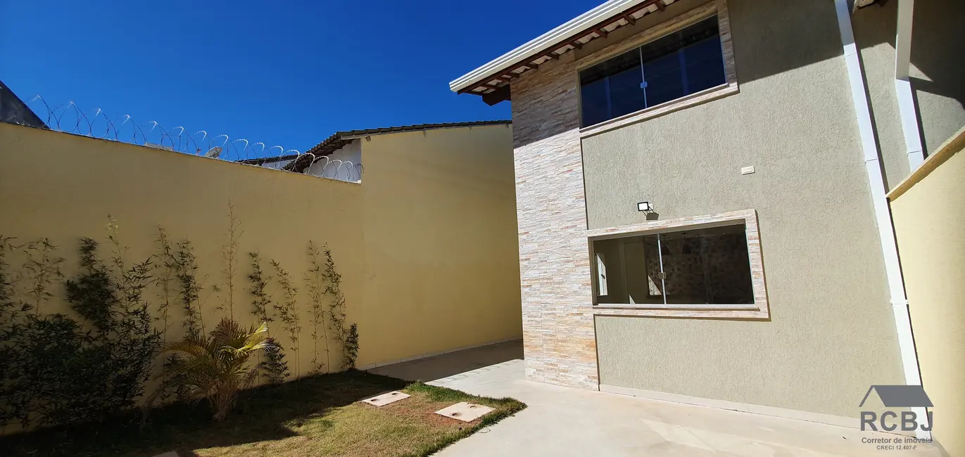 Foto 3 de Casa com 3 quartos à venda, 125m2 em Esmeraldas - MG